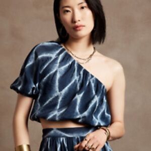 NWT Banana trouble one shoulder crop top boat neck blue and white marbled large